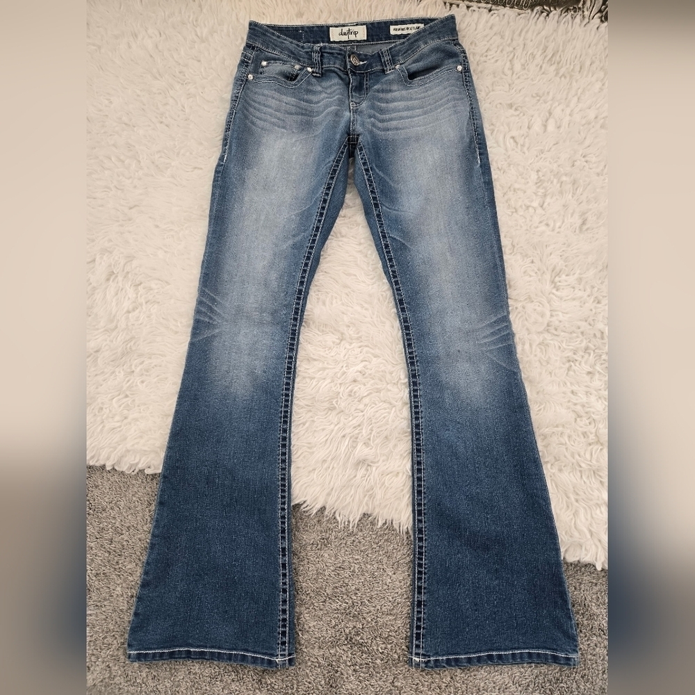 Daytrip Aquarius Kick Flare Stretch Jean. Size 27L.